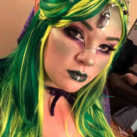 Meet your Posher, Erica - Picture 1 of 1